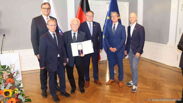 Bundesverdienstkreuz am Bande für Volkmar Burgold