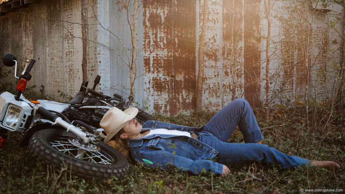 Corey Kent Sang His Ballad ‘Empty Words’ Wearing Sweatpants. The Video Gave Him a Hit