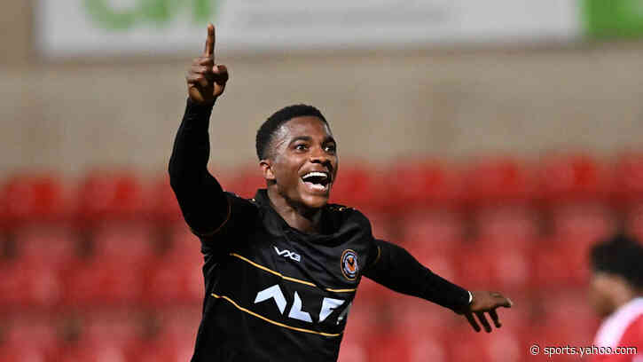 Nyakuhwa earns praise from boss Mullins