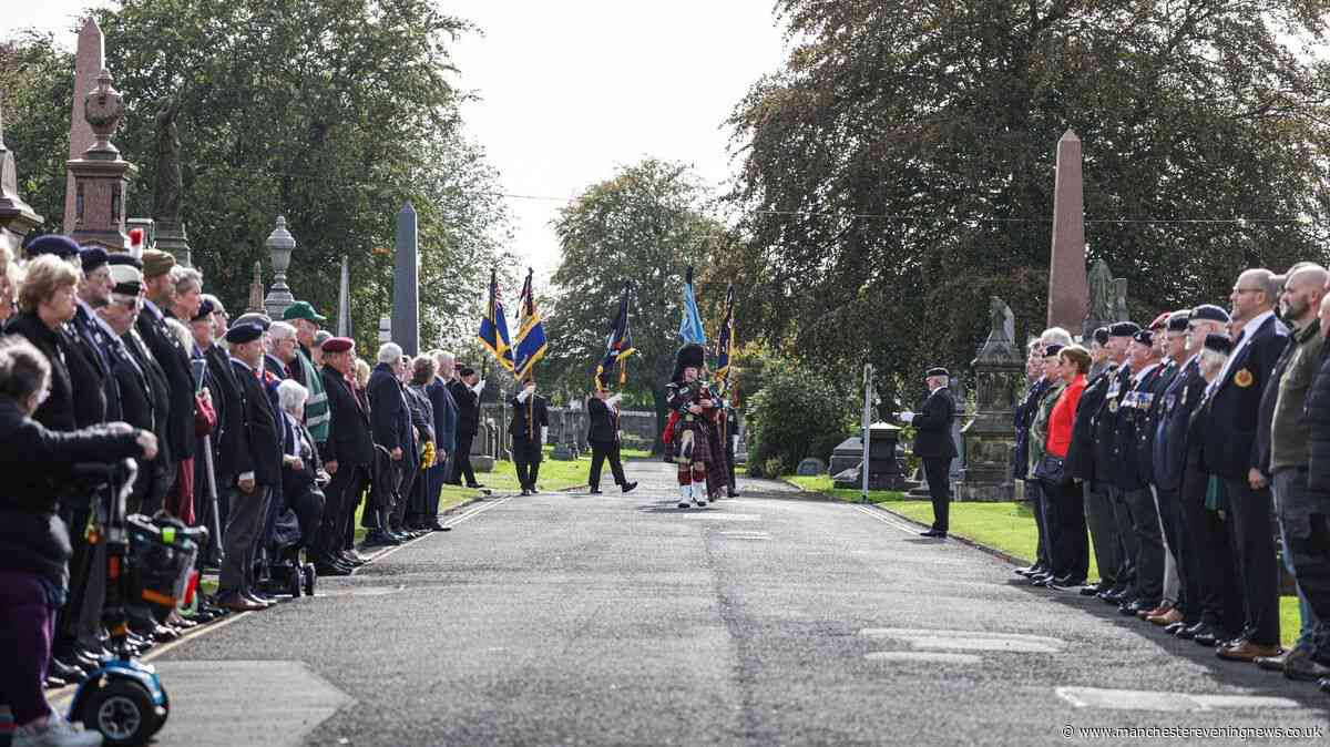 Hundreds turn to out to honour RAF hero who died with no family