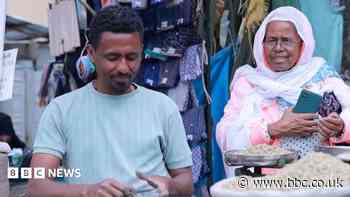 Tigray capital 'out of cash' as fighting escalates, resident tells BBC