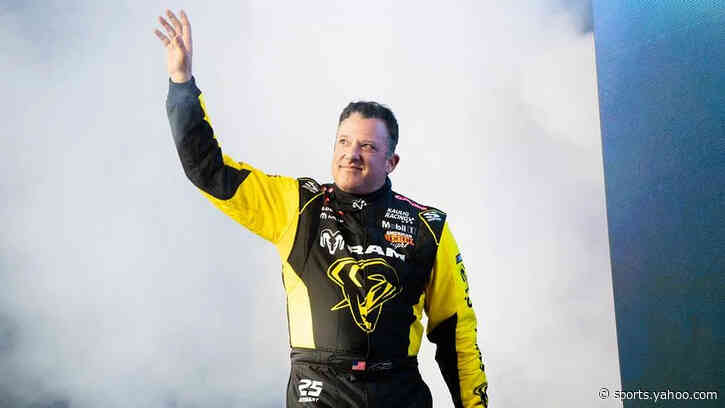 Tony Stewart Returns To Ram's Free Agent Truck At Talladega