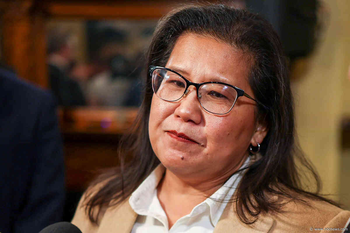 St. Paul mayor called herself ‘MILF’ and touched police chief’s thigh, sexual harassment suit claims