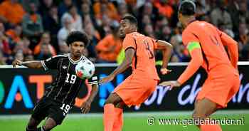 Oranje halverwege op achterstand tegen Duitsland, Meerdink maakt debuut na blessure Brobbey