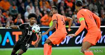 Oranje halverwege op achterstand tegen Duitsland, Meerdink maakt debuut na blessure Brobbey