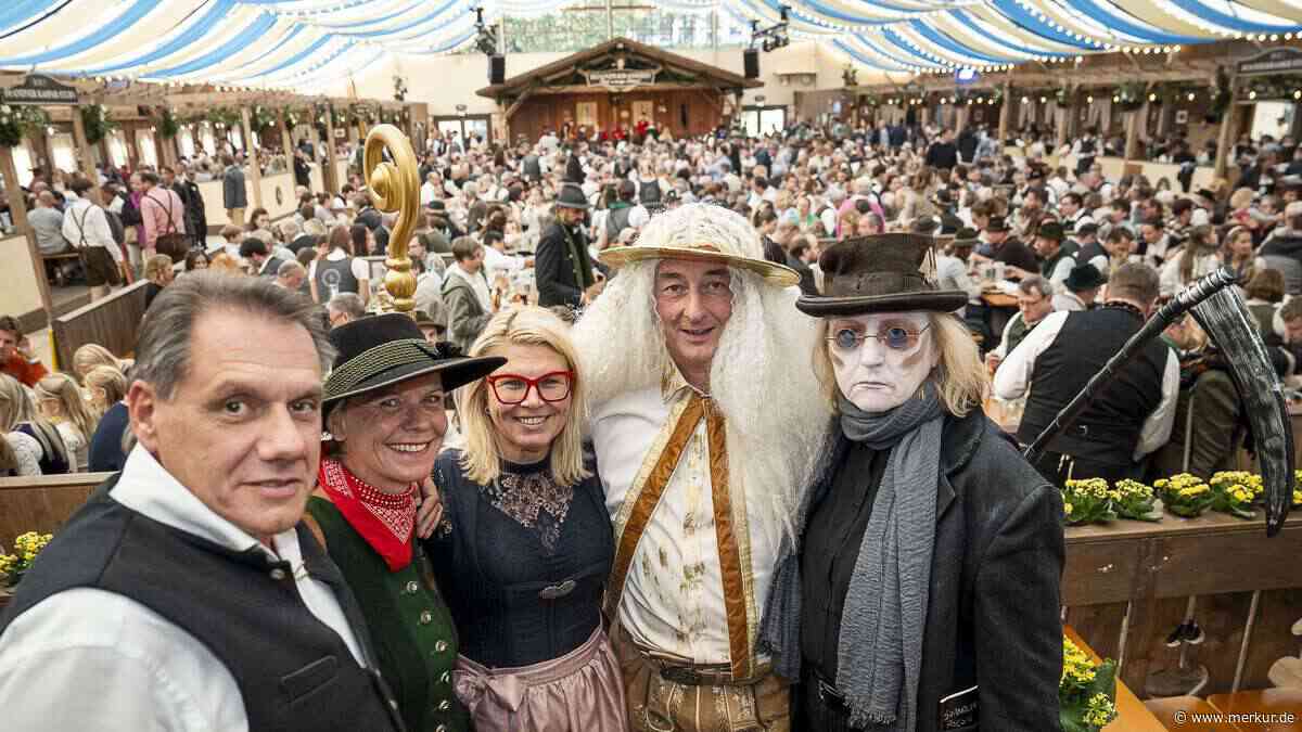 „Gäste schreien förmlich danach“: Debatte um Aus von Kult-Theaterstück auf der Oide Wiesn