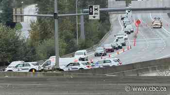 2 Uber passengers killed, driver injured in Highway 1 crash in Burnaby: RCMP