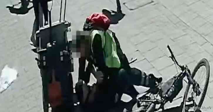 Police disguised as a delivery rider takes down knife suspect
