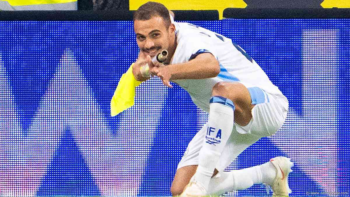 Israëlische voetballer wordt weggestuurd voor schietgebaar met hoekvlag