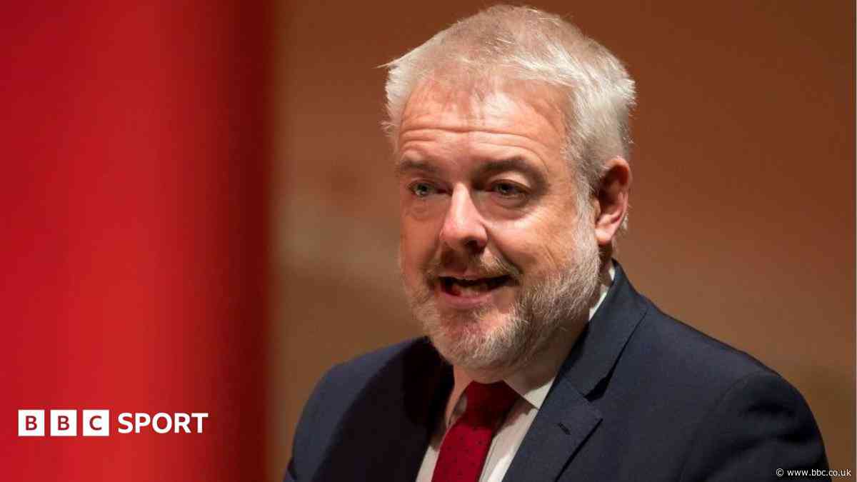 Ex-Welsh first minister Jones joins Scarlets board