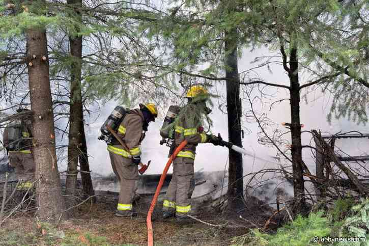 VIDEO: Hope fire crews attend 2 separate encampment fires in 1 morning