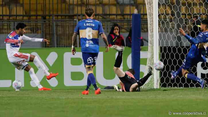 [VIDEO] Lucero aprovechó un rebote y anotó para la U ante Everton en la Copa Chile