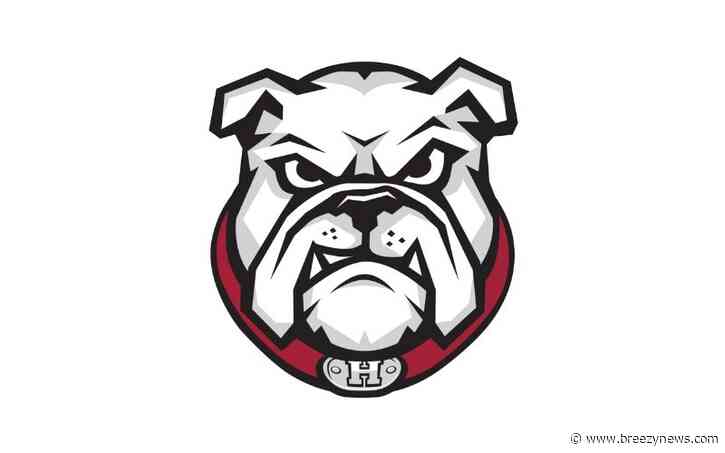 Holmes Bulldogs Fall to MS Gulf Coast 28-24