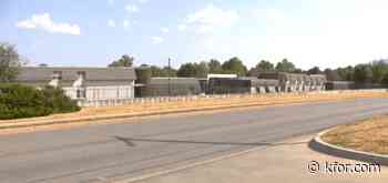 Police say 17-year-old admitted to shooting mom's boyfriend
