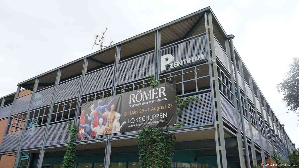 Parkhaus-Abriss und neue Gebühren: Was sich für Rosenheims Autofahrer jetzt alles ändert