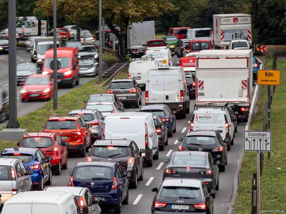 Mehr Autos auf Straßen in NRW und anderswo unterwegs