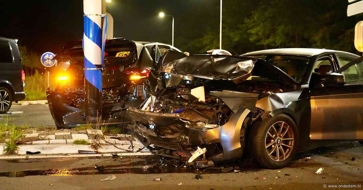 Auto’s op elkaar gebotst op kruising Rijksweg in Rijen