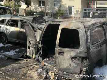 Schrottplatz-Brand in Beuel: Feuerwehr stoppt Flammen