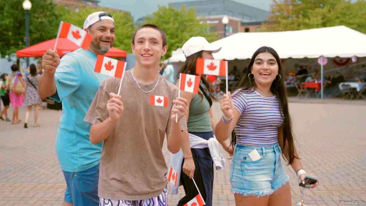 Expat throws a pro-Canada party in Michigan | The Moment