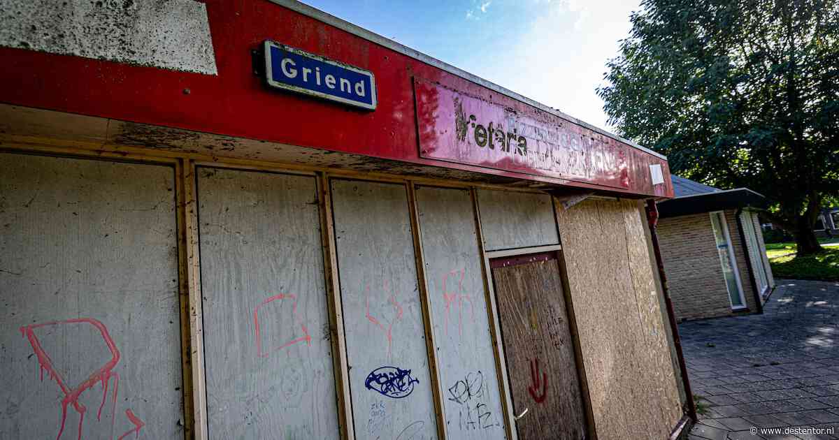 Omwonenden zijn overlast spuugzat en eisen actie bij snackbar die al 16 jaar leeg staat