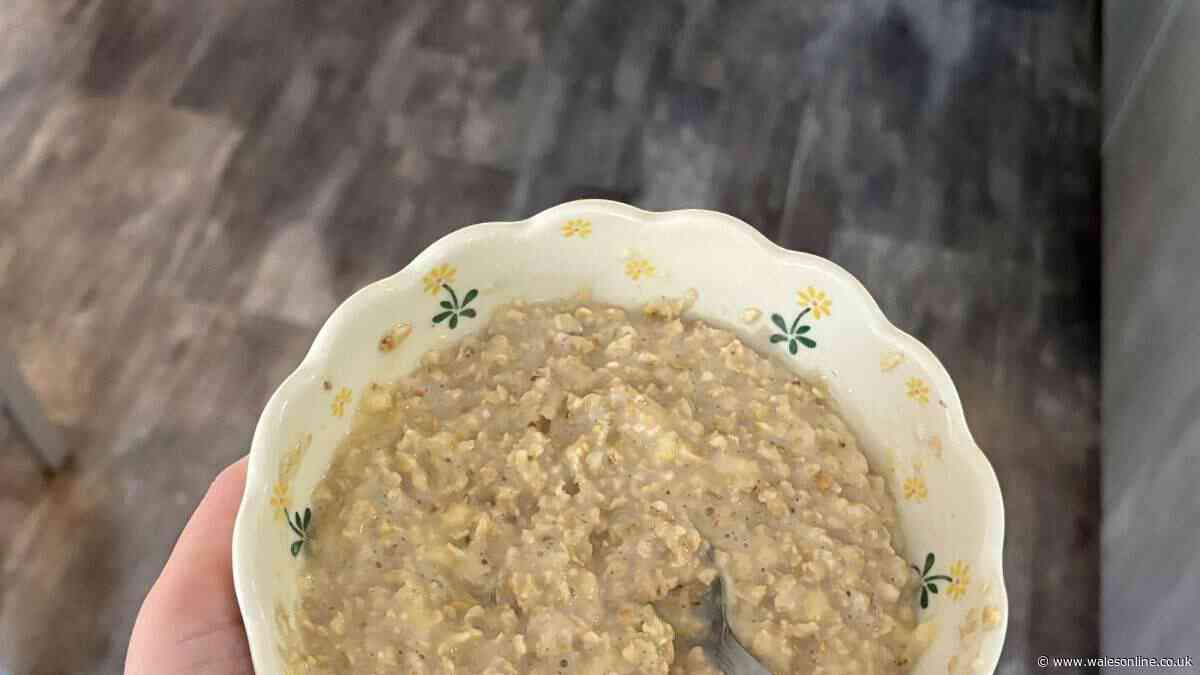 I make plain porridge sweeter naturally with 1 ingredient — not sugar