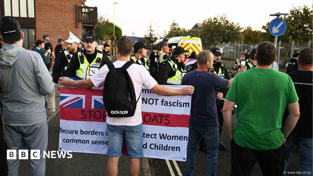 Two women admit police assaults at migrant protest