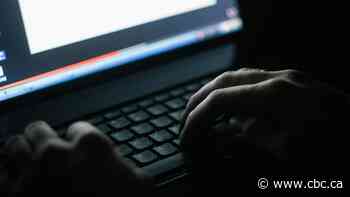Quebec City school sends out mass email with hundreds of families' personal info