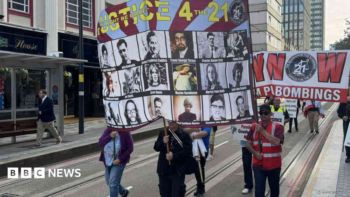 Pub bombings campaigners march for public inquiry