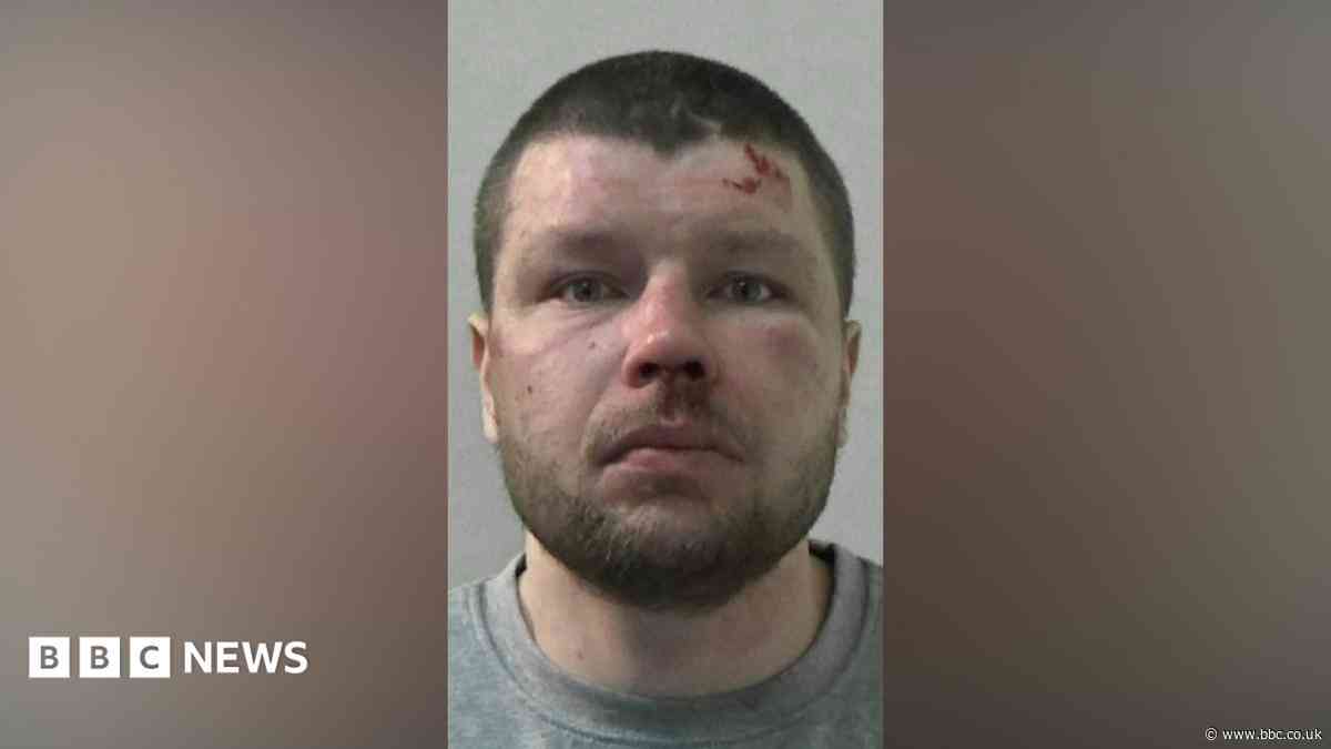 Drunk hammer attacker targeted 'foreigners'