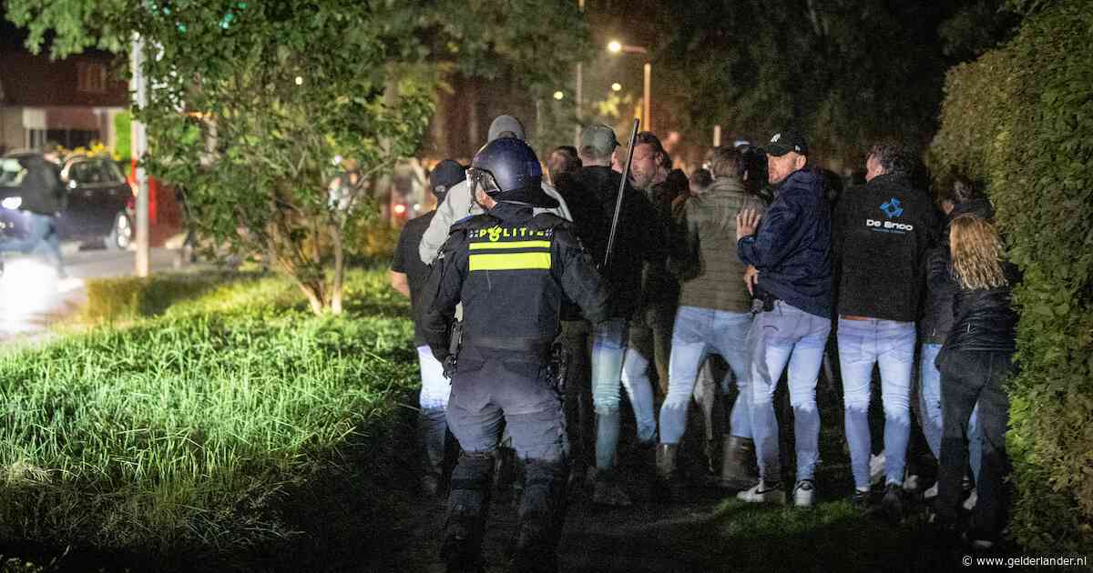 Tien verdachten opgepakt na azc-protest in Kesteren, van wie één minderjarig