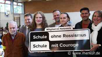 Viel mehr als nur ein Schild am Schuleingang