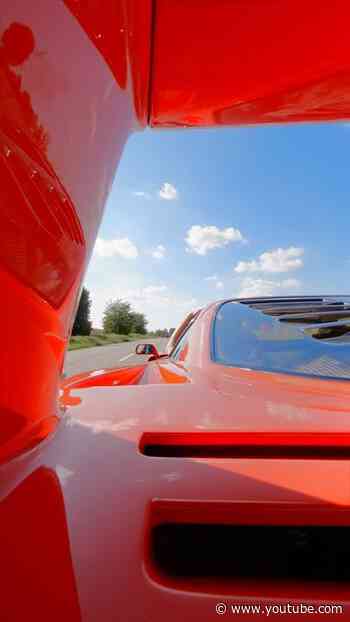 A front-row seat in the #FerrariF40 at #FerrariCavalcadeClassiche. #Ferrari #FerrariClassiche