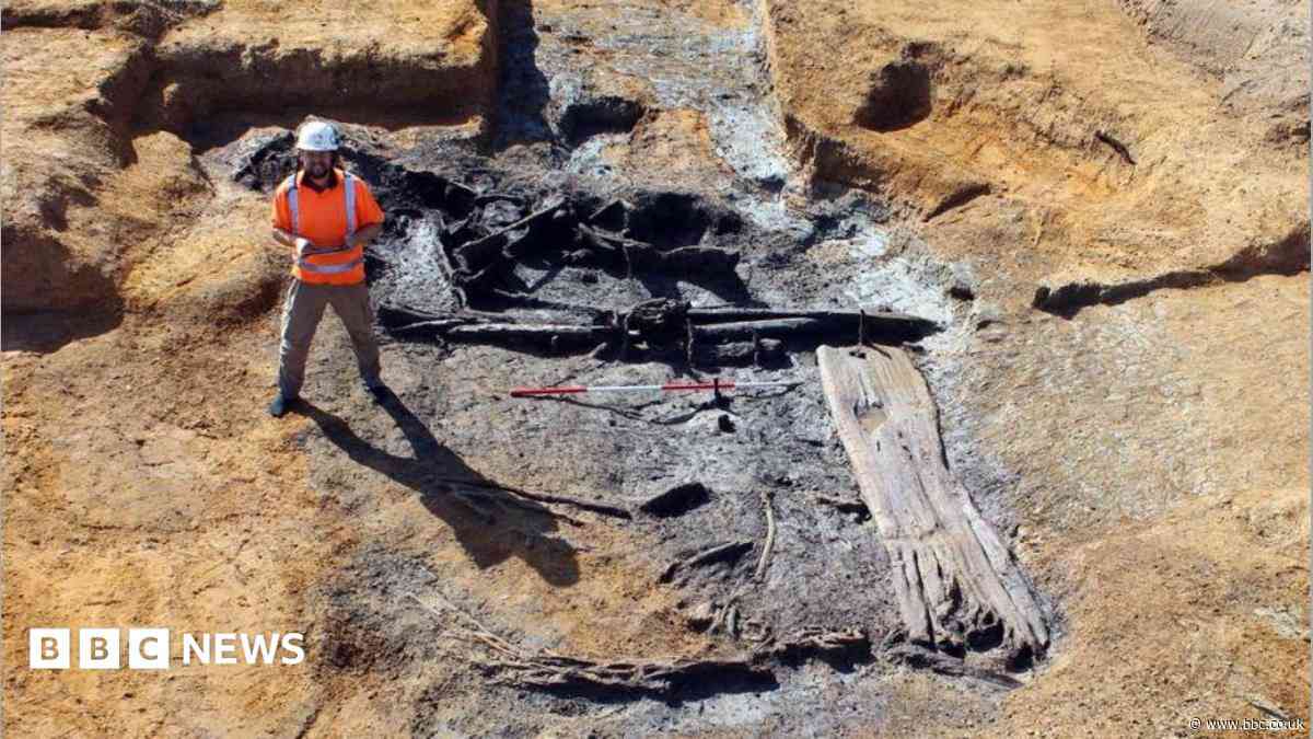 Rare Bronze Age finds unearthed in city dig
