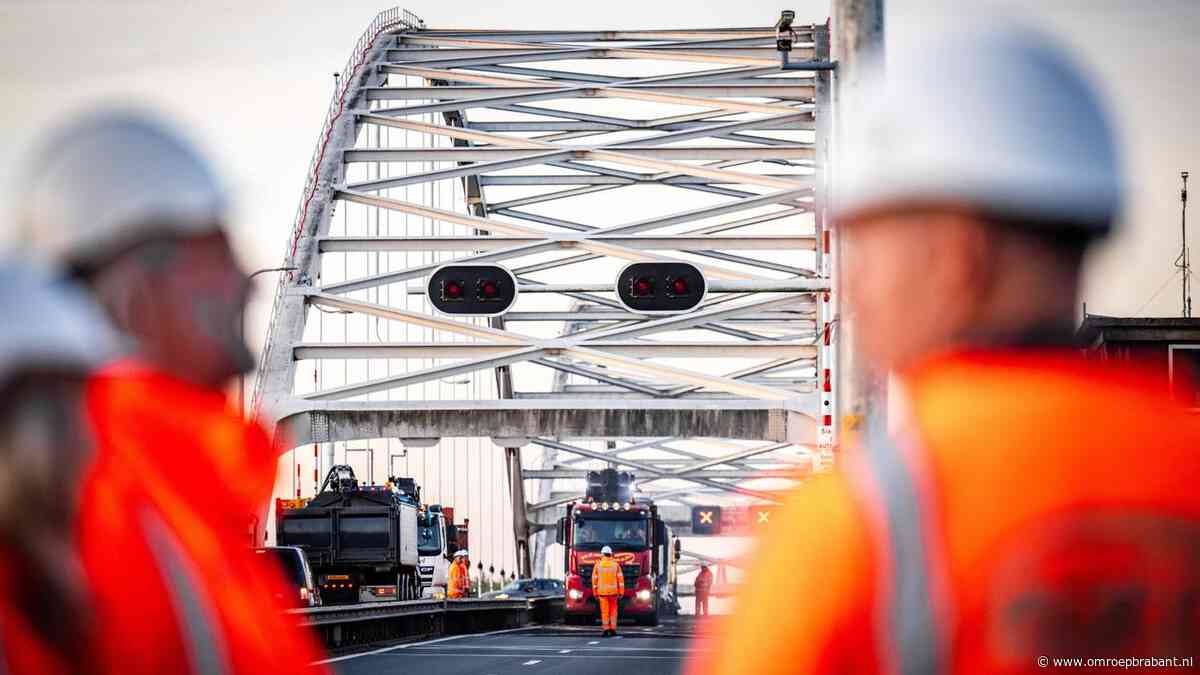 'Opmerkelijk lange files' door afsluiting van Merwedebrug