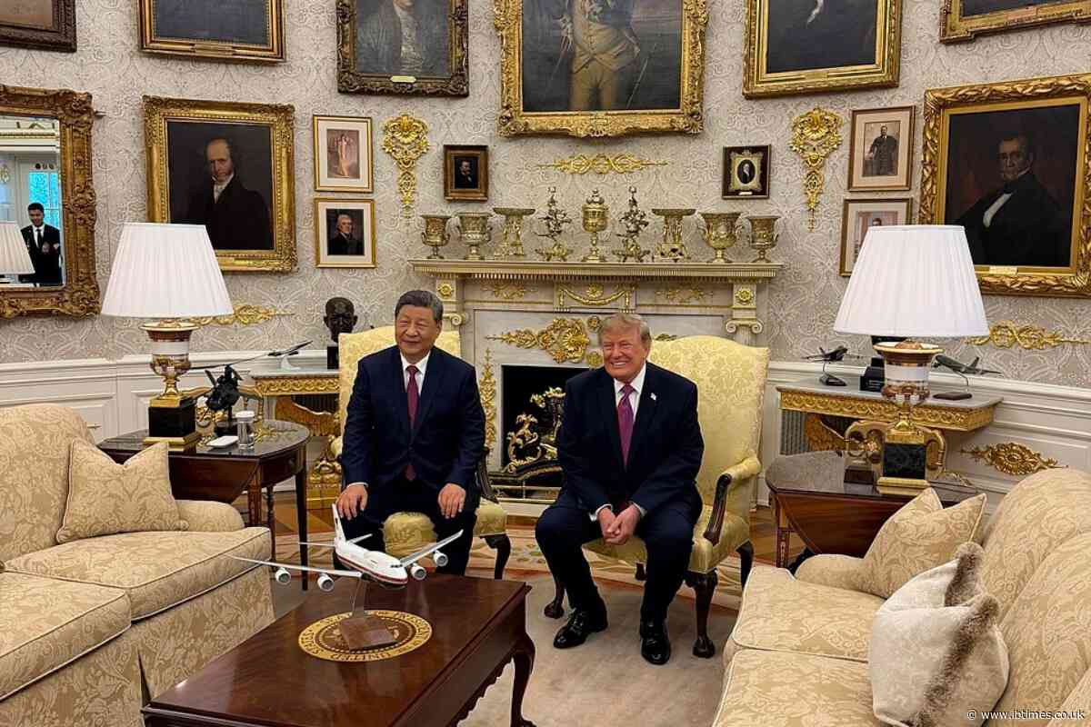 Trump Invites Xi Dinner Guests Behind a Curtain for a 'Special Treat' and Reveals an Unfinished Ballroom