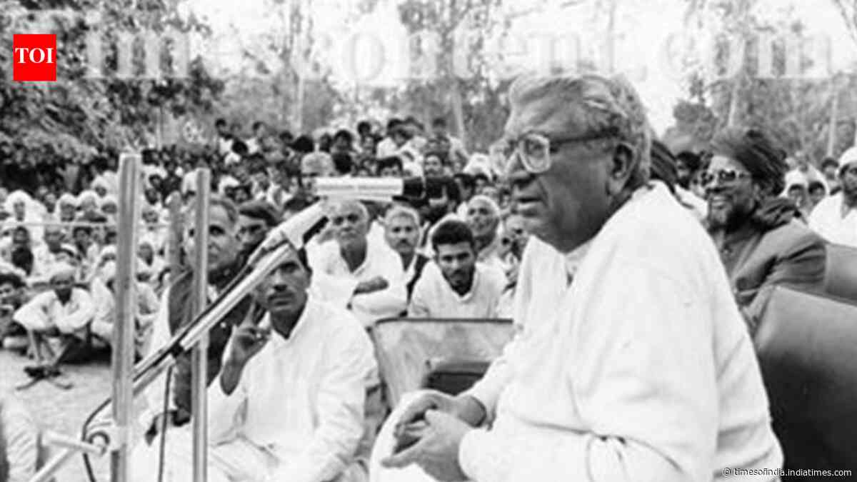 The Backstory: When 'Tau' Devi Lal won the PM race, and then gave it away with a twist