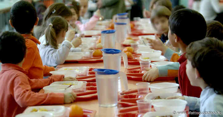 Pasta in bianco e menù differenziato per i figli di chi non paga la mensa scolastica: la decisione di un sindaco del Pavese