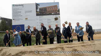 Straubing Spatenstich f?r neues Fraunhofer-Forschungszentrum