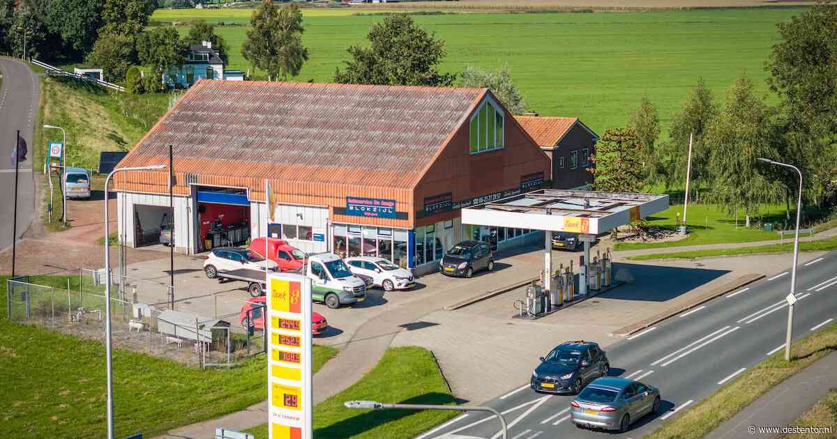 Agenten horen pompend geluid uit bestelbus bij tankstation in Blokzijl, bestuurder vlucht met 177 kilometer per uur