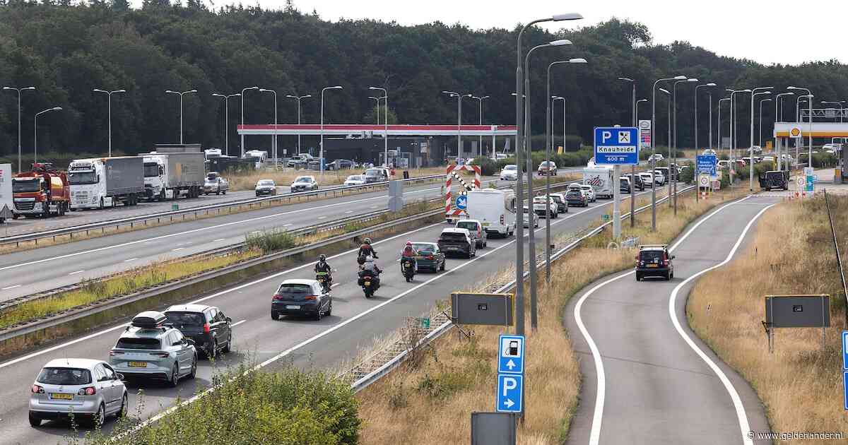 Files bij de Duitse grens op de A12 zouden vandaag verdwenen zijn, maar is dat ook zo?