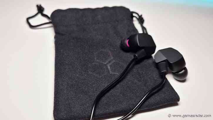 The Final VR3000 earphones bring a headset-level sound to traditional wired buds, but I wish their price wasn't as premium as their sound