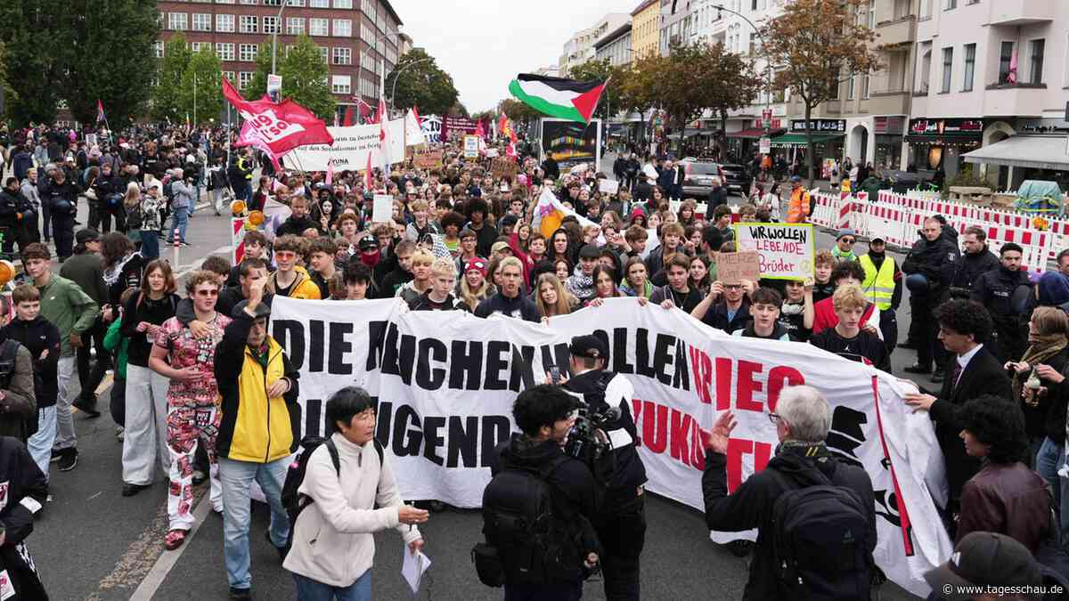 Proteste gegen Wehrpflicht - Tausende Schüler demonstrieren bundesweit