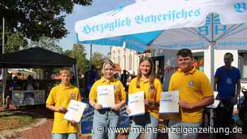 Vierkirchner Dorffest so beliebt: Mitten im Fest müssen neue Tische her
