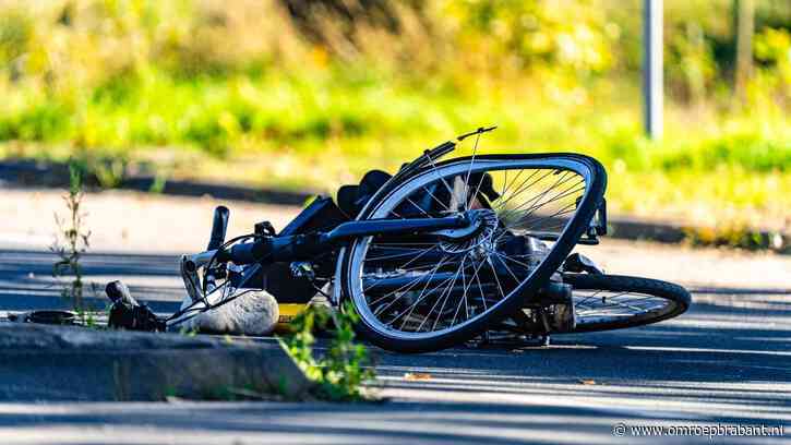 Fietser zwaargewond na aanrijding met vrachtwagen in Schijndel