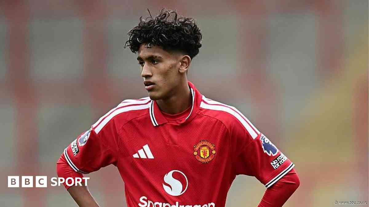 Barcelona's Deco denies interest in Man Utd's Gabriel