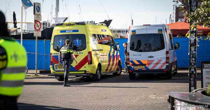 Man doodgeschoten op druk Amsterdams terras, 'slachtoffer is medewerker gevangenis Zaanstad'