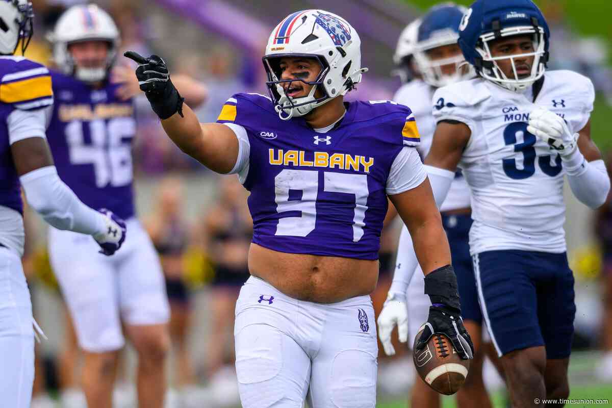 UAlbany football's Christian Santiago lives 'lineman's dream' on fake punt