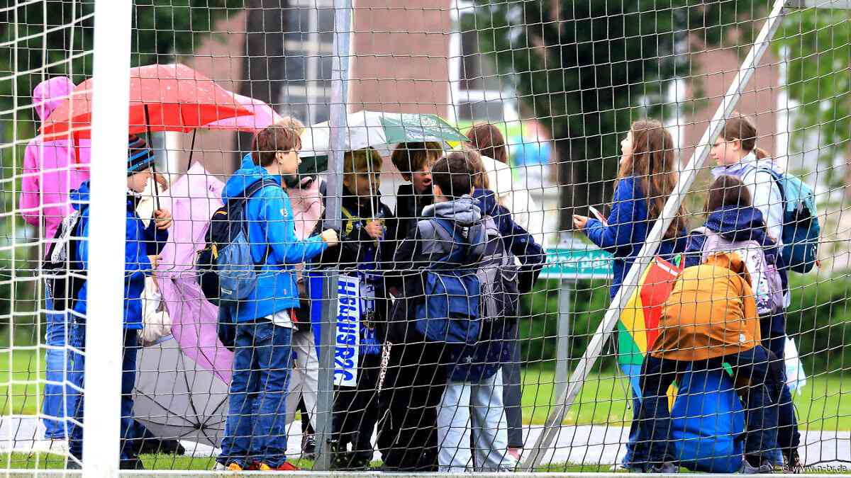 Neue staatliche Förderung : Zehn Euro pro Monat vom Staat - Klingbeil wirbt für Frühstart-Rente