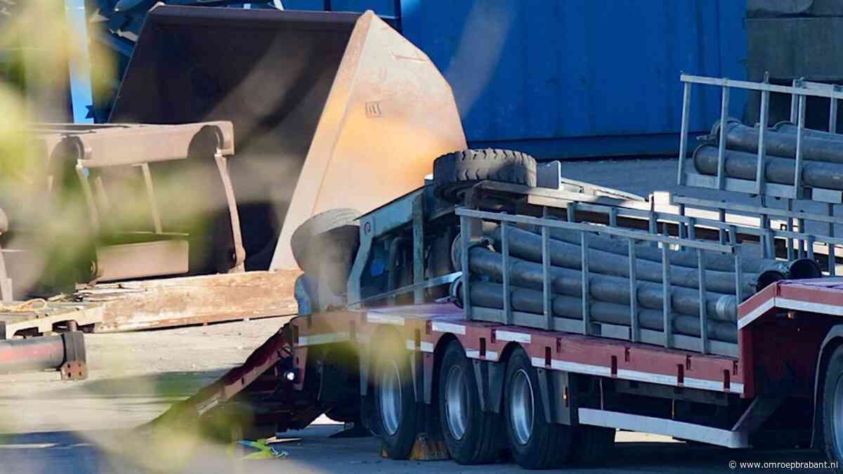 Heftruckbestuurder bekneld bij ernstig bedrijfsongeluk in Raamsdonksveer