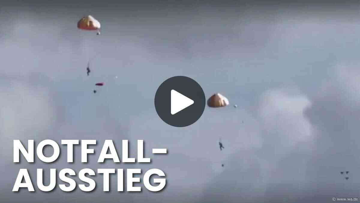 Kampfjet stürzt ab: Piloten retten sich in letzter Sekunde